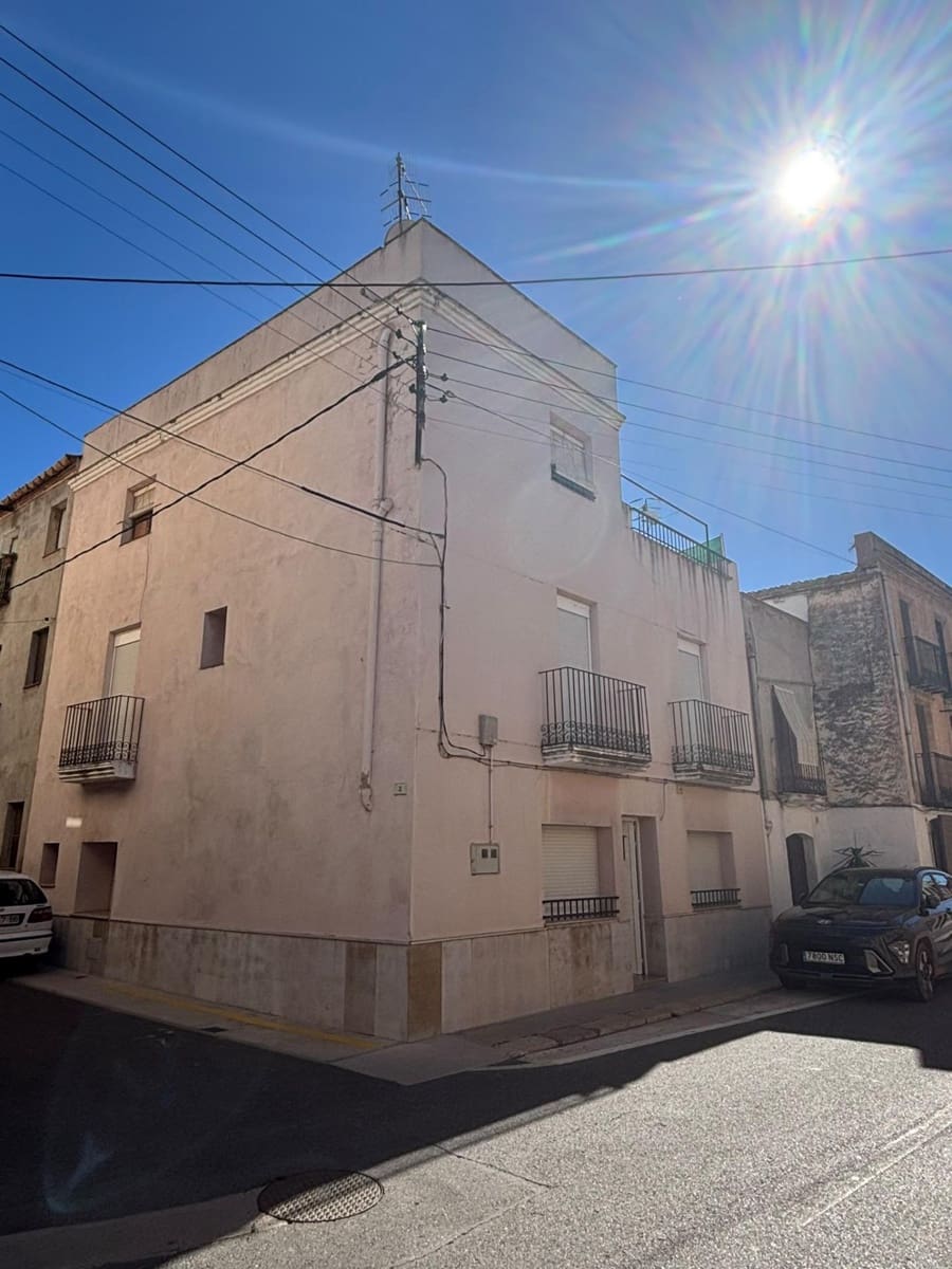 6 bedroom Townhouse for sale in Bitem - € 130,000 (Ref: 10155468)