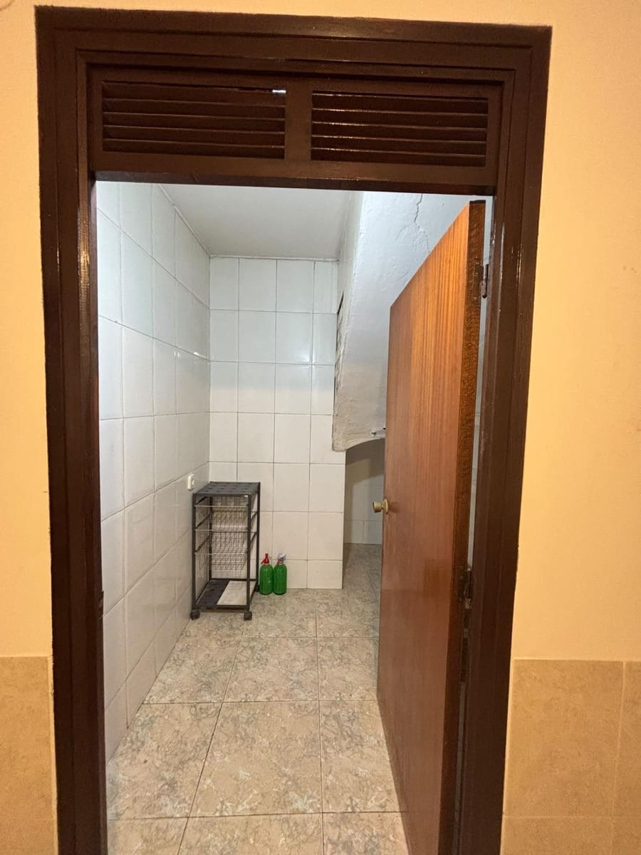 6 bedroom Townhouse for sale in Bitem - € 130,000 (Ref: 10155468)