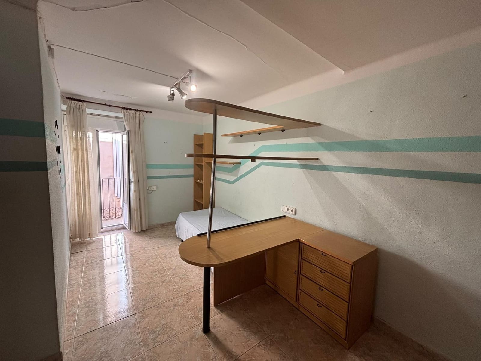 6 bedroom Townhouse for sale in Bitem - € 130,000 (Ref: 10155468)