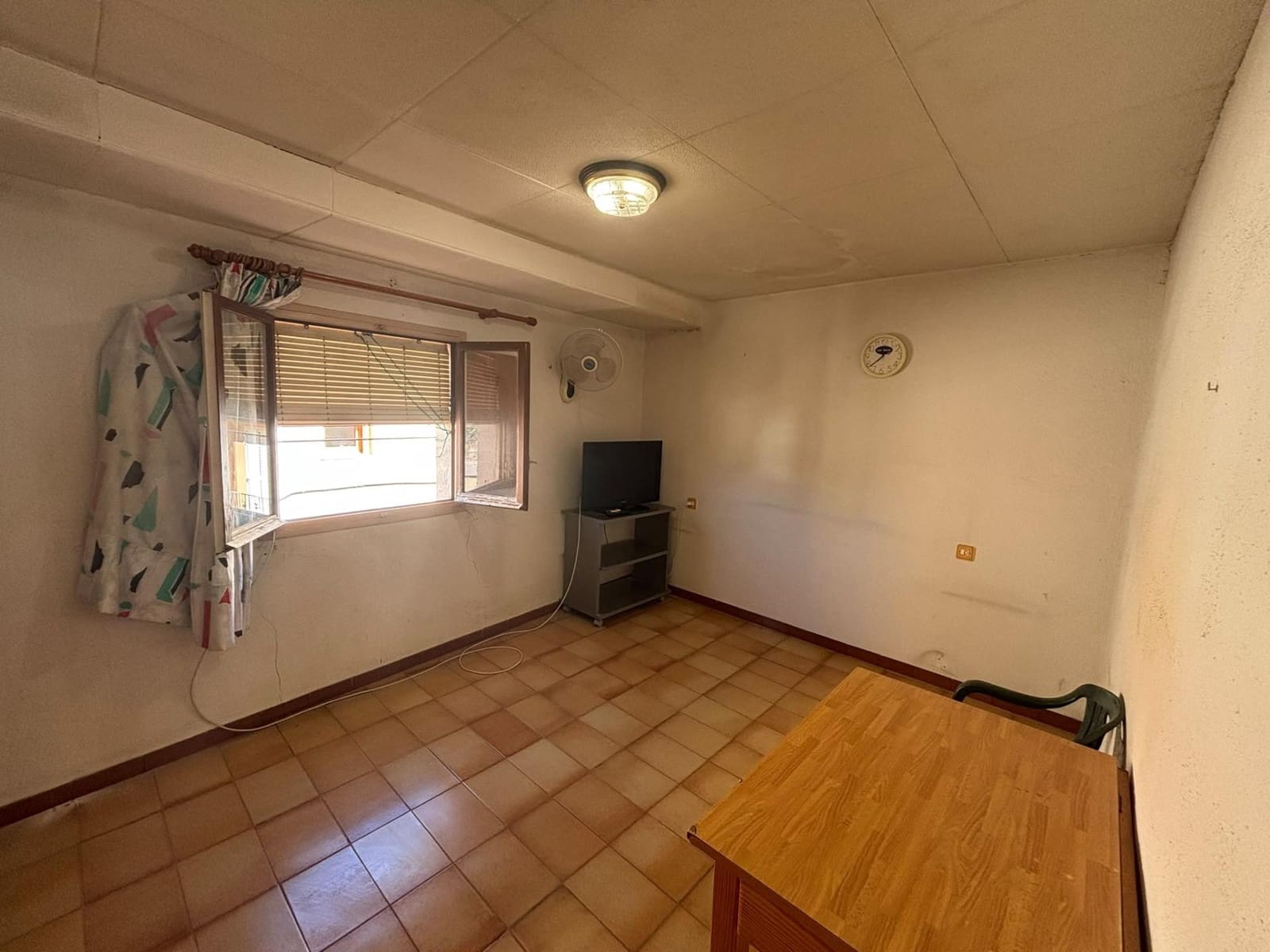 6 bedroom Townhouse for sale in Bitem - € 130,000 (Ref: 10155468)