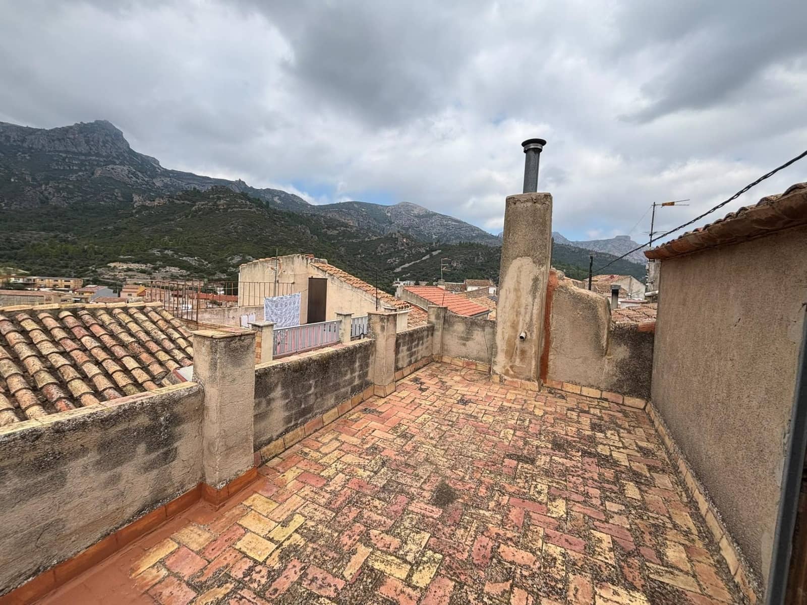 5 bedroom Townhouse for sale in Alfara de Carles - € 39,000 (Ref: 10161763)