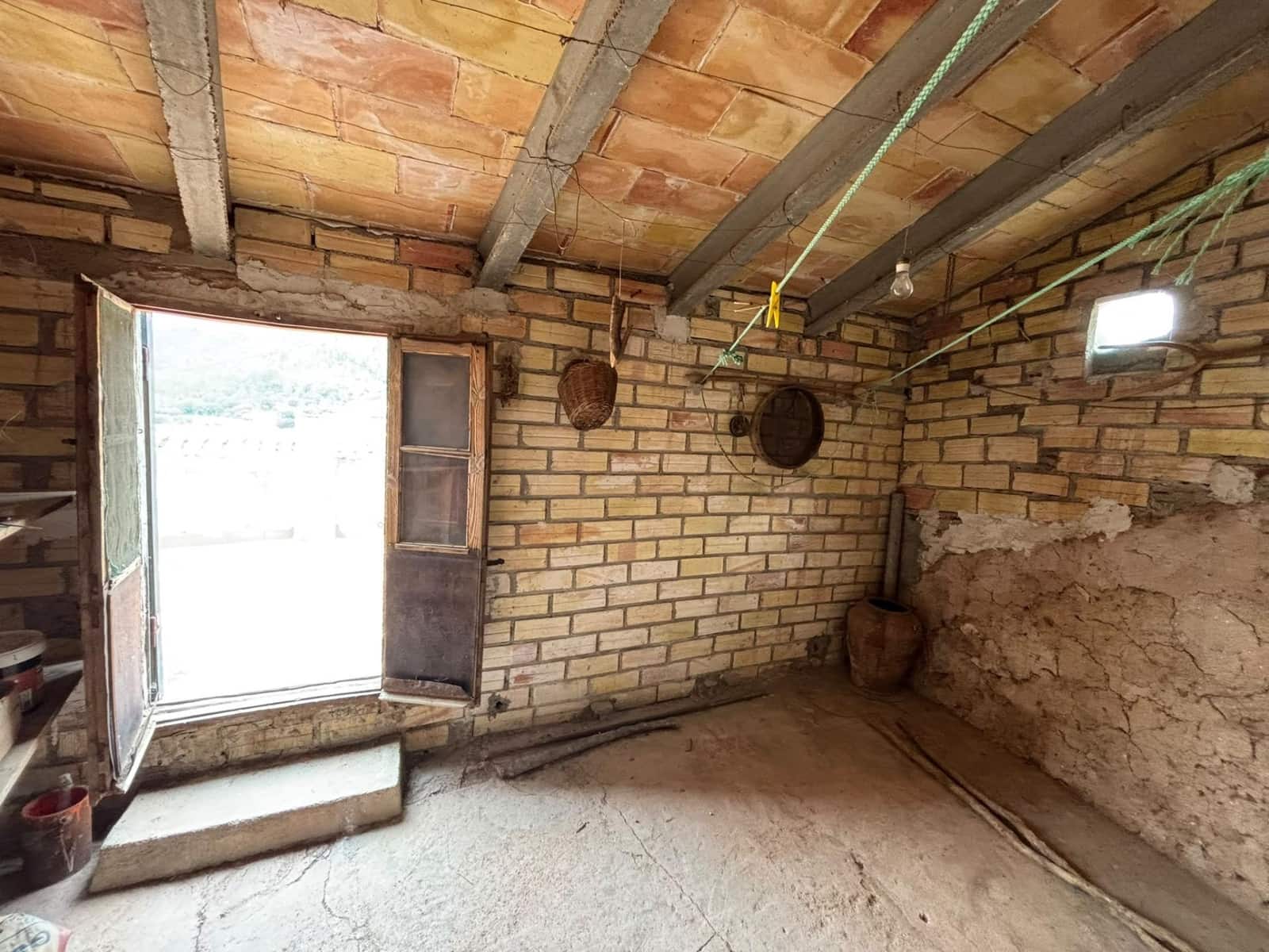 5 bedroom Townhouse for sale in Alfara de Carles - € 39,000 (Ref: 10161763)