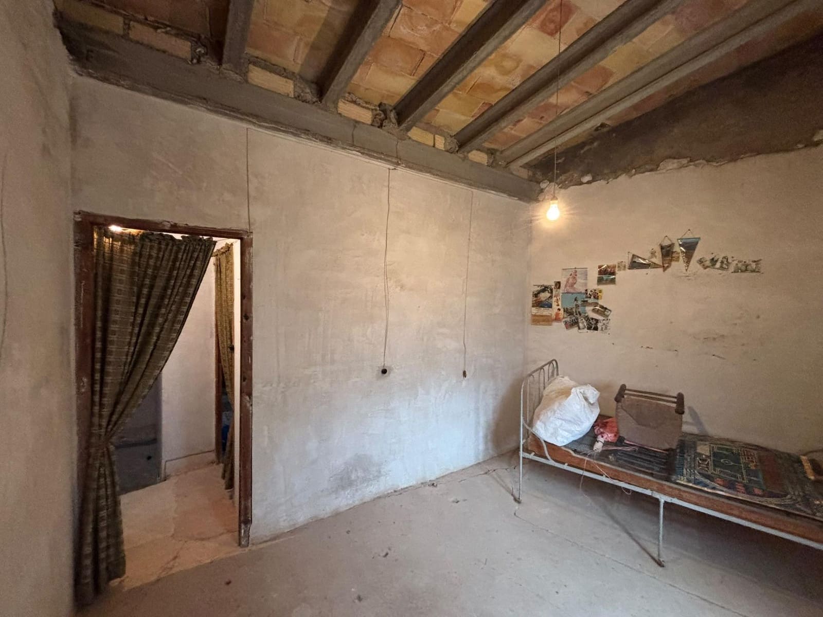 5 bedroom Townhouse for sale in Alfara de Carles - € 39,000 (Ref: 10161763)