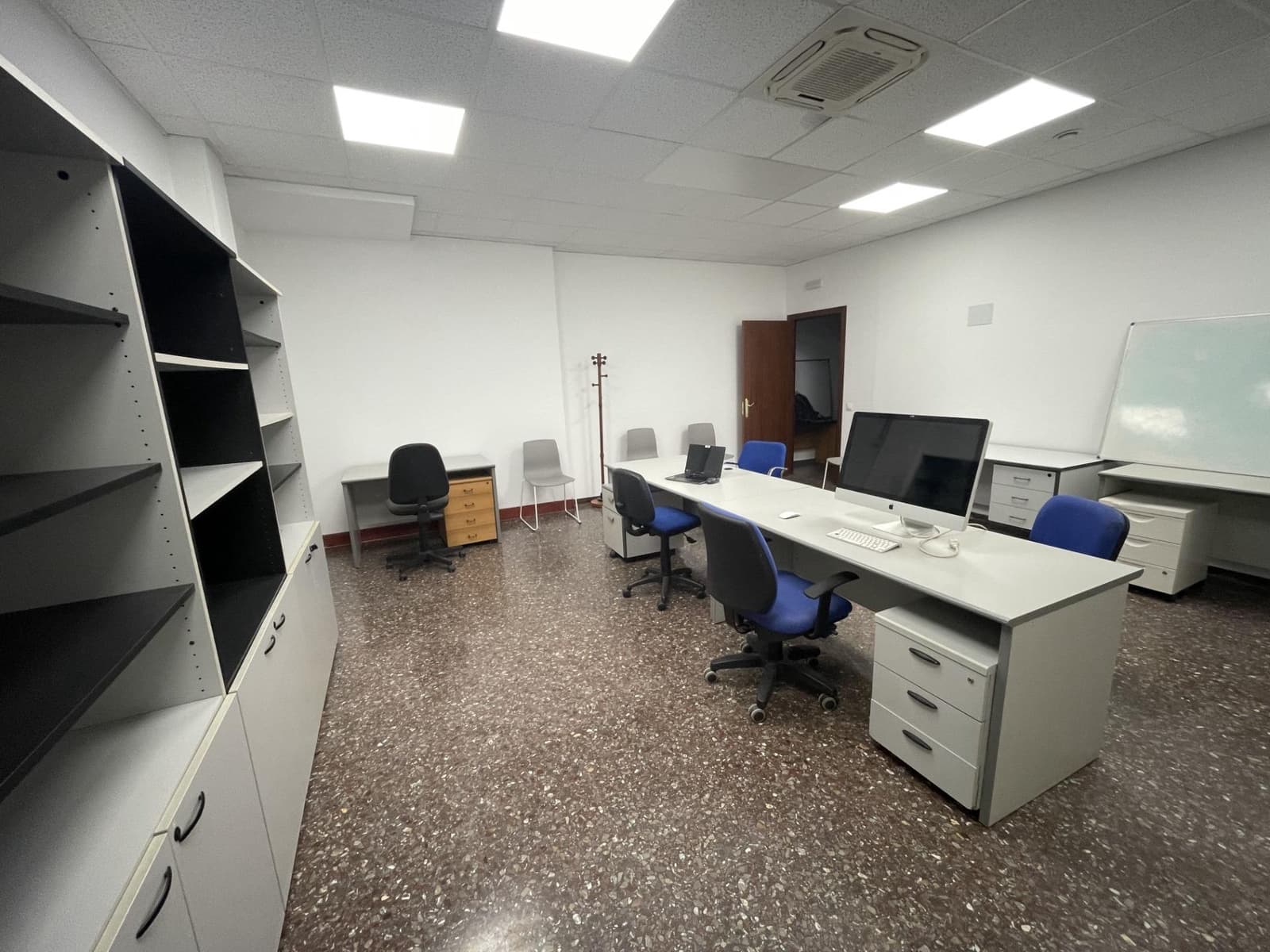 Commercial for sale in Roquetes - € 165,000 (Ref: 9488889)