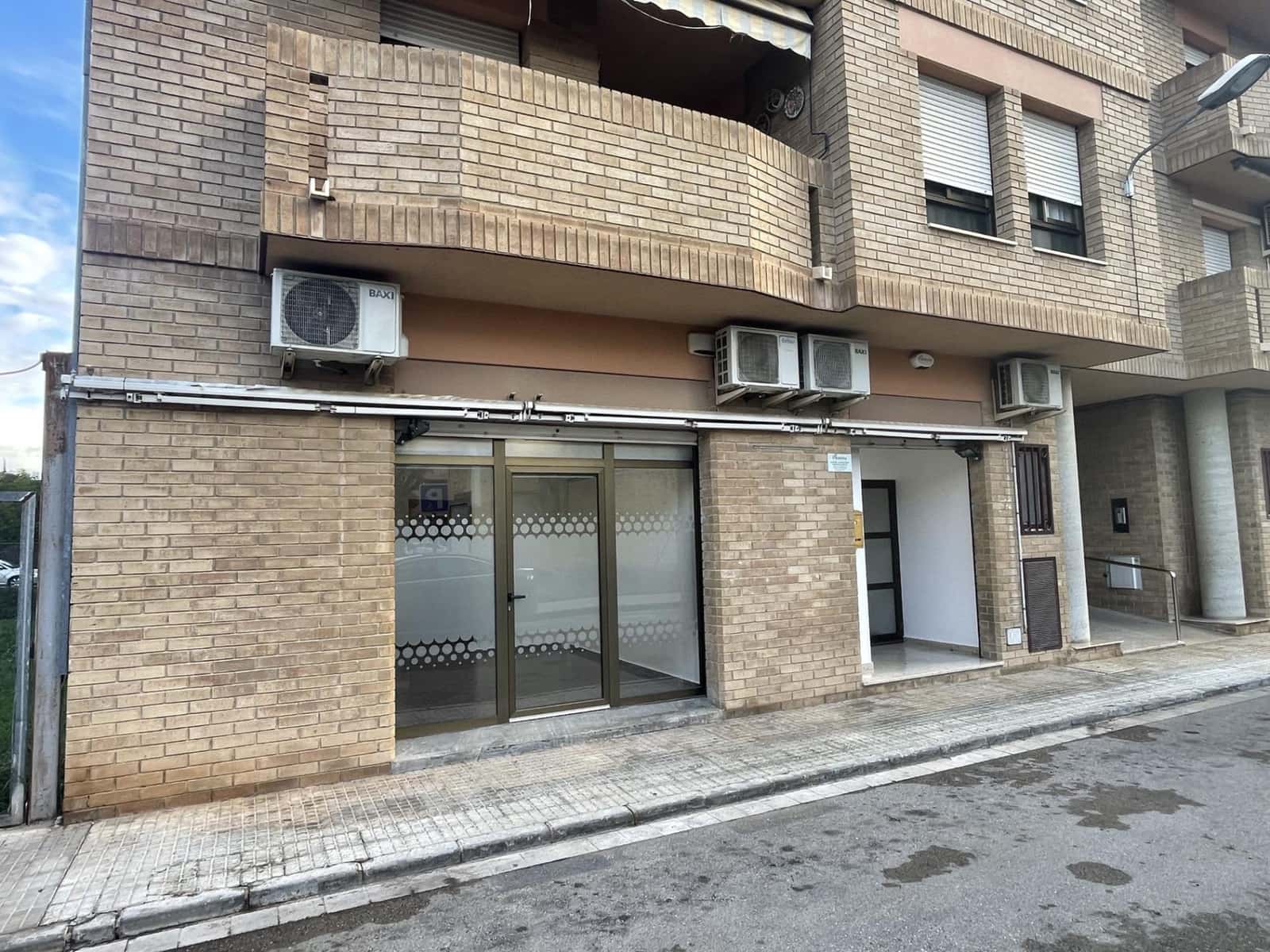 Commercial for sale in Roquetes - € 165,000 (Ref: 9488889)