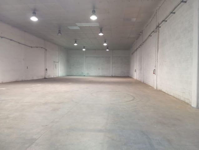 Erhverv til salg i Tortosa - € 200.000 (Ref: 9488904)