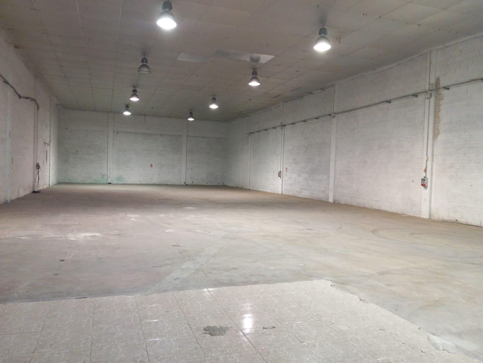 Erhverv til salg i Tortosa - € 200.000 (Ref: 9488904)