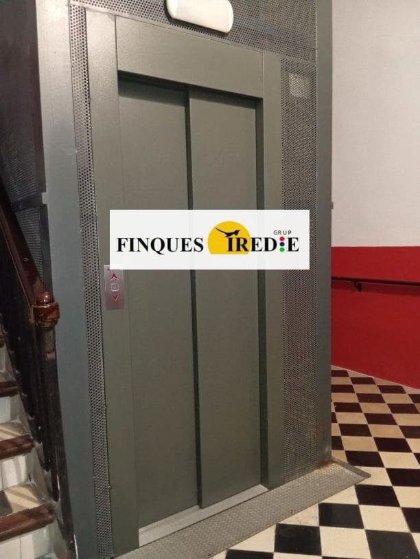 Commercial for sale in Tortosa - € 89,000 (Ref: 9488907)