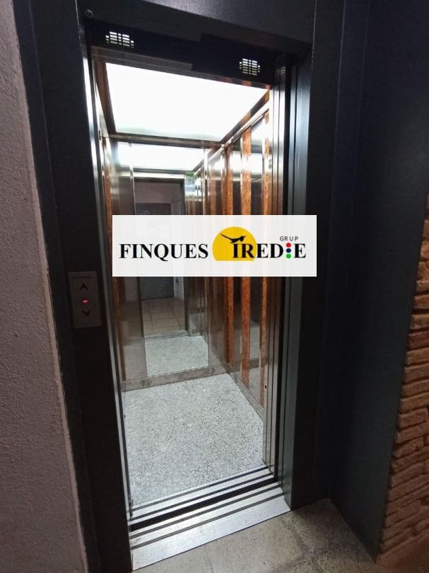 Commercial for sale in Tortosa - € 89,000 (Ref: 9488907)