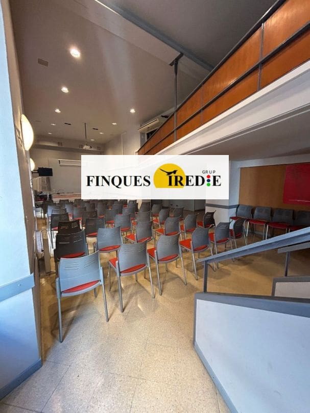 Commercial for sale in Tortosa - € 89,000 (Ref: 9488907)