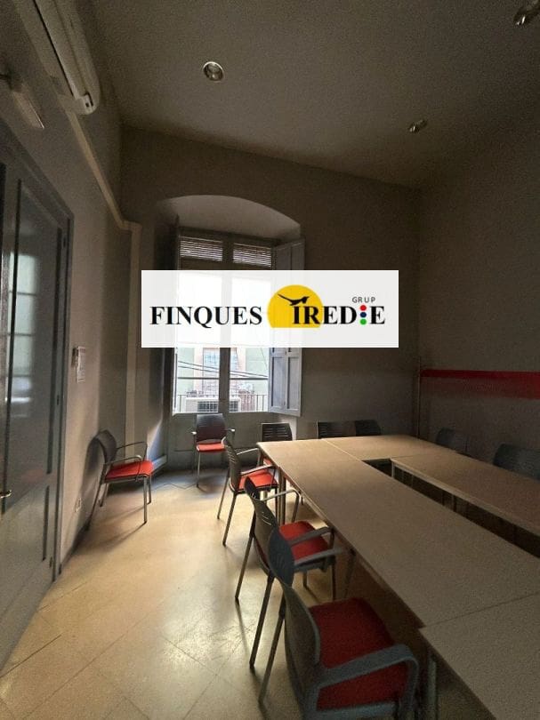 Commercial for sale in Tortosa - € 89,000 (Ref: 9488907)