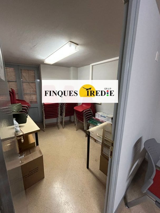 Commercial for sale in Tortosa - € 89,000 (Ref: 9488907)