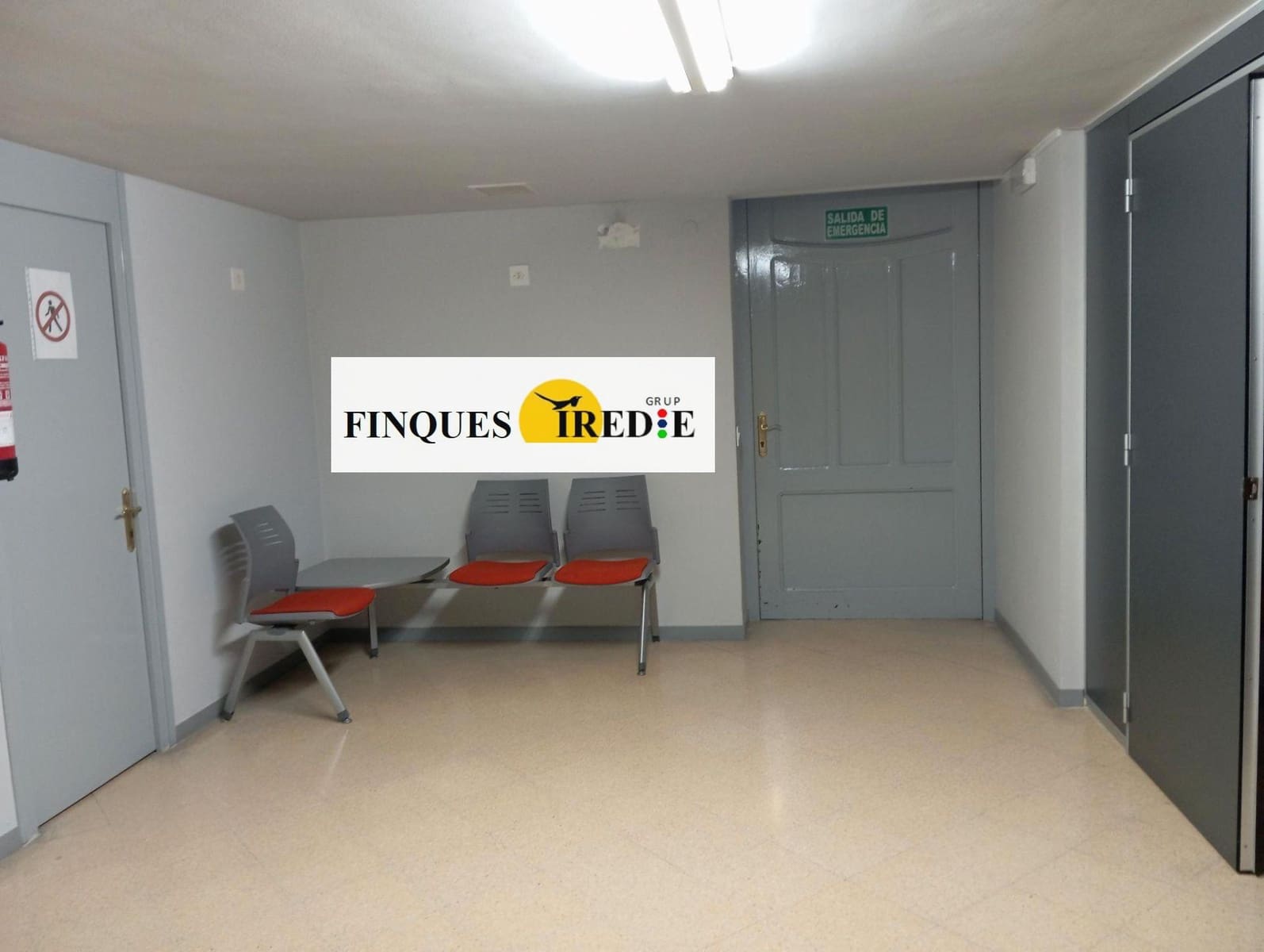 Commercial for sale in Tortosa - € 89,000 (Ref: 9488907)
