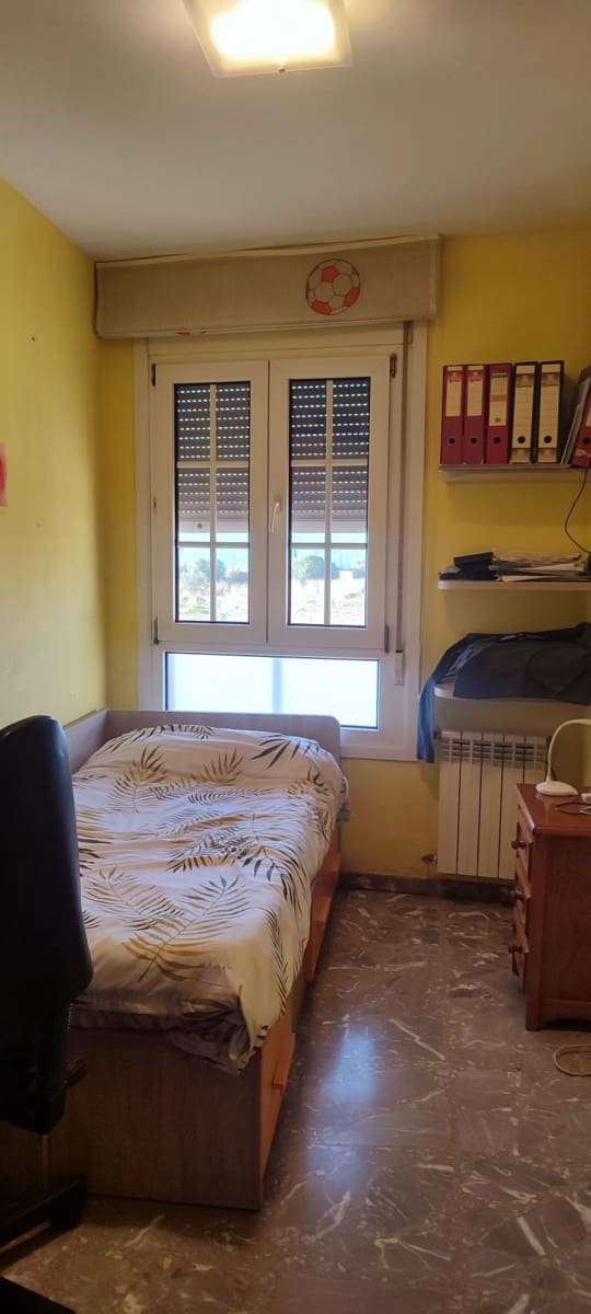 4 makuuhuone Omakotitalo myytävänä paikassa Tortosa mukana 
autotalli - 243 850 € (Ref: 9488913)