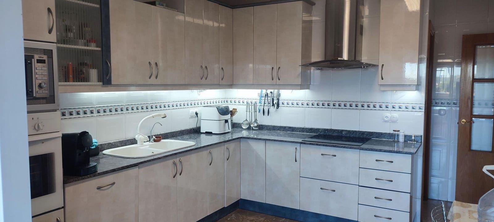 4 makuuhuone Omakotitalo myytävänä paikassa Tortosa mukana 
autotalli - 243 850 € (Ref: 9488913)