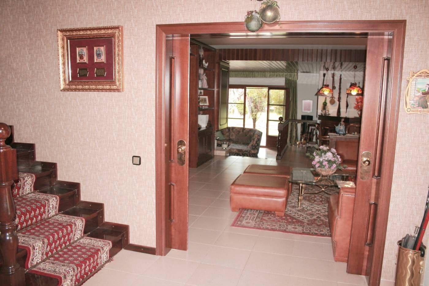 7 bedroom Villa for sale in La Portellada with garage - € 625,000 (Ref: 9488926)