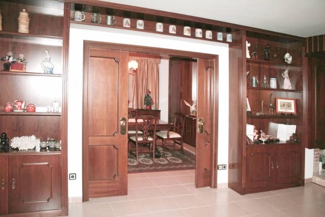 7 soveværelse Villa til salg i La Portellada med garage - € 625.000 (Ref: 9488926)