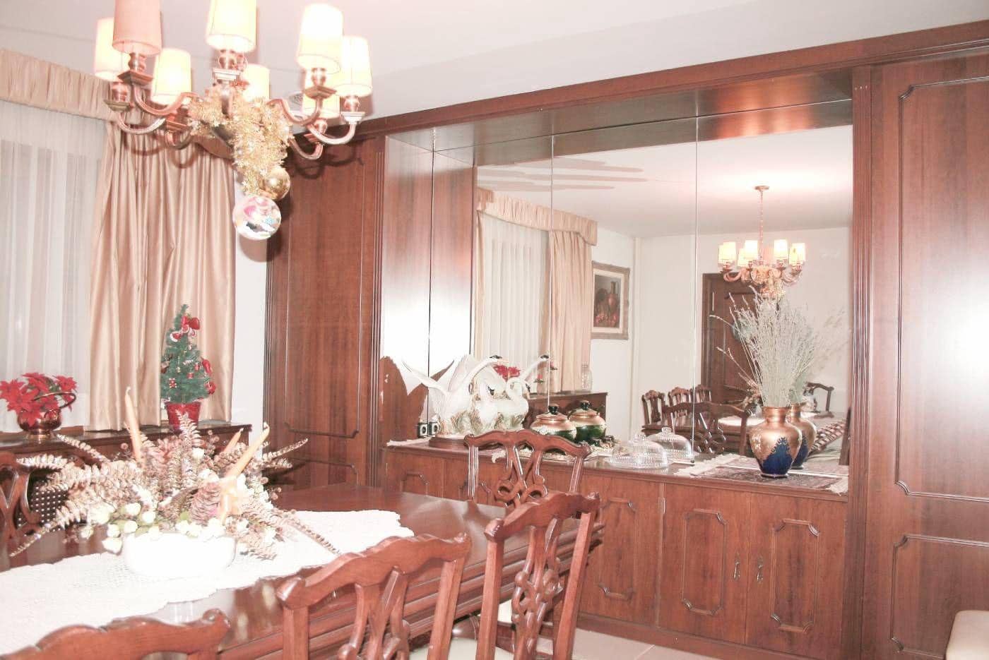 7 bedroom Villa for sale in La Portellada with garage - € 625,000 (Ref: 9488926)