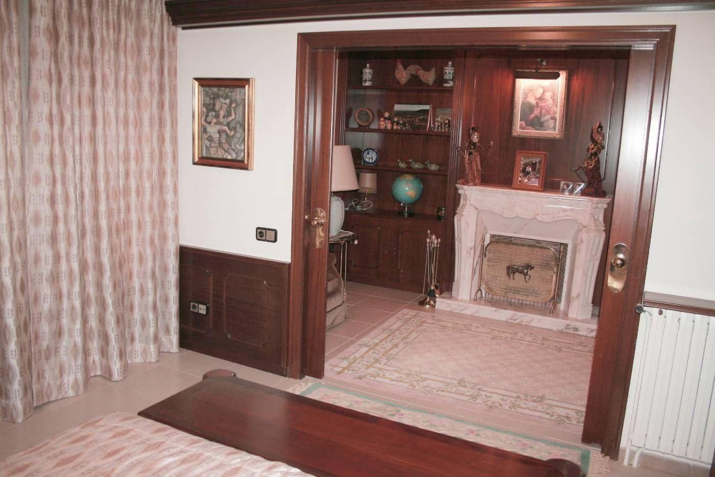 7 bedroom Villa for sale in La Portellada with garage - € 625,000 (Ref: 9488926)