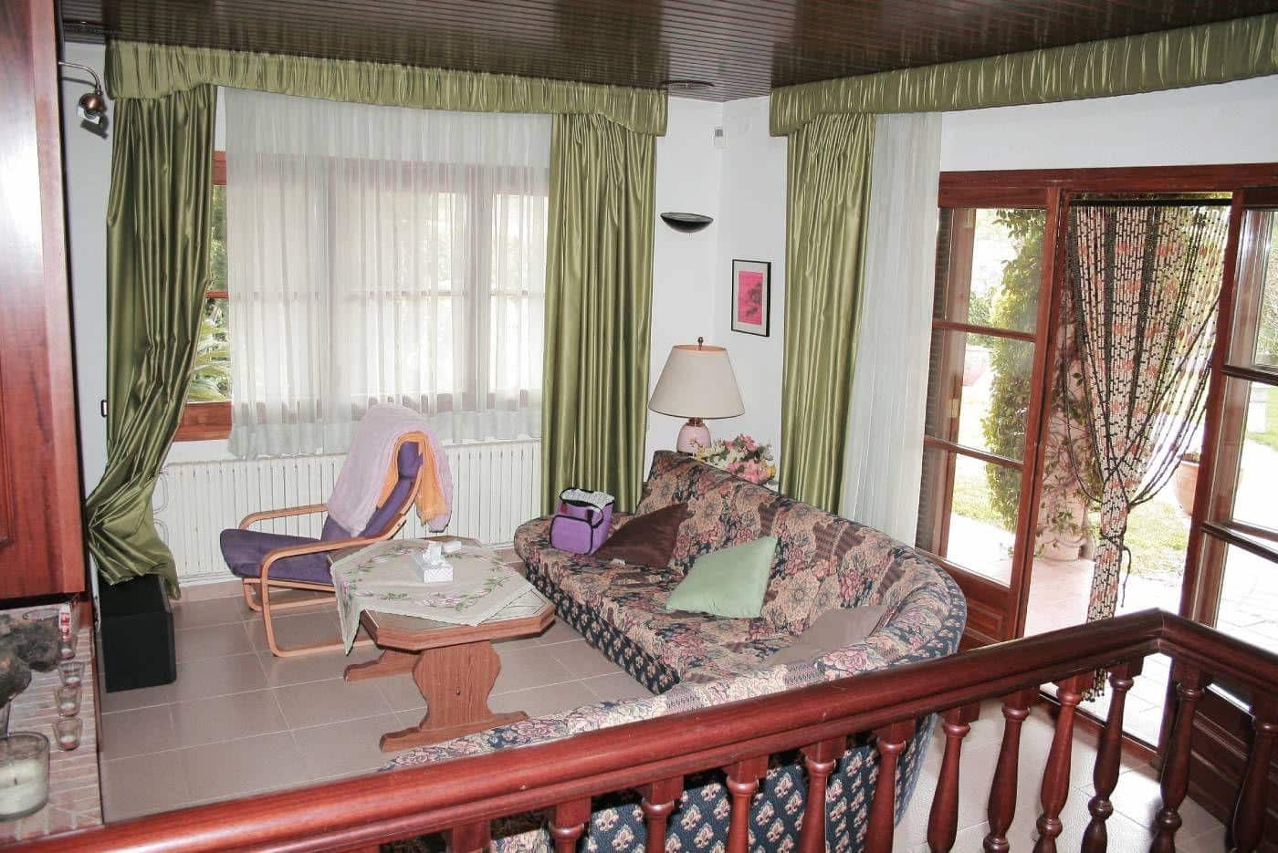 7 bedroom Villa for sale in La Portellada with garage - € 625,000 (Ref: 9488926)