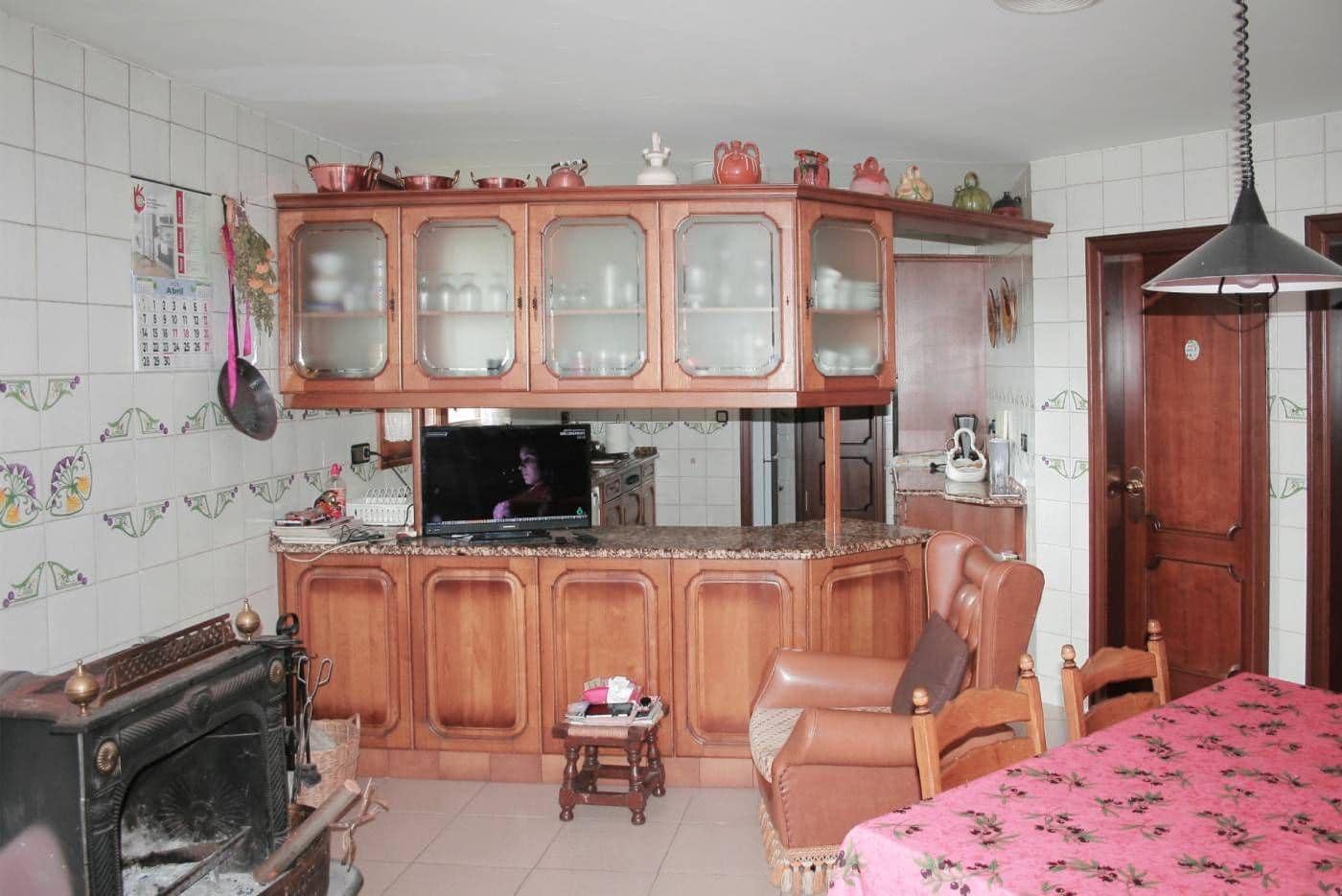 7 bedroom Villa for sale in La Portellada with garage - € 625,000 (Ref: 9488926)