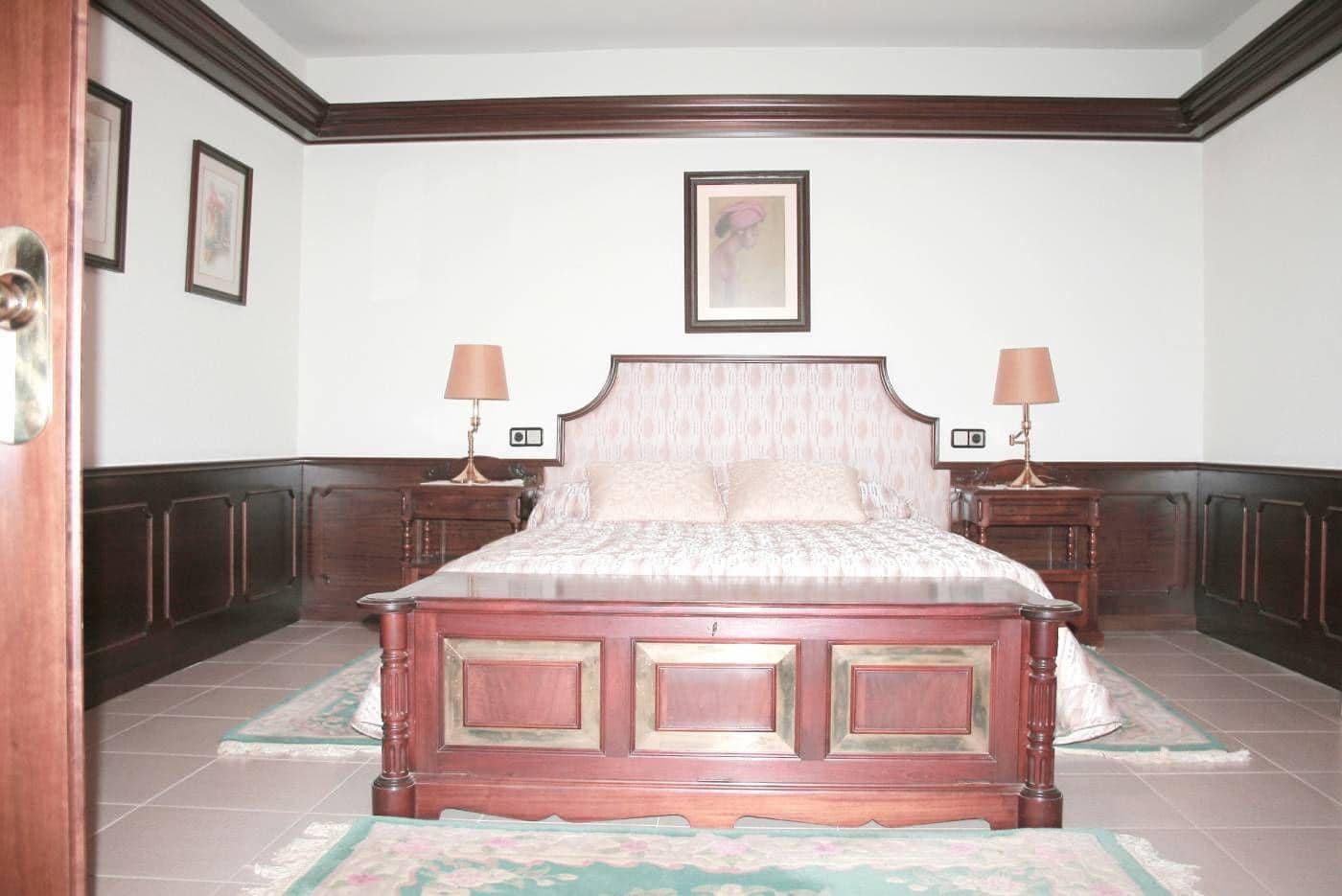 7 bedroom Villa for sale in La Portellada with garage - € 625,000 (Ref: 9488926)