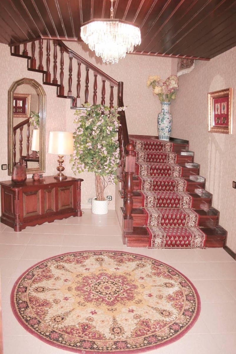 7 bedroom Villa for sale in La Portellada with garage - € 625,000 (Ref: 9488926)