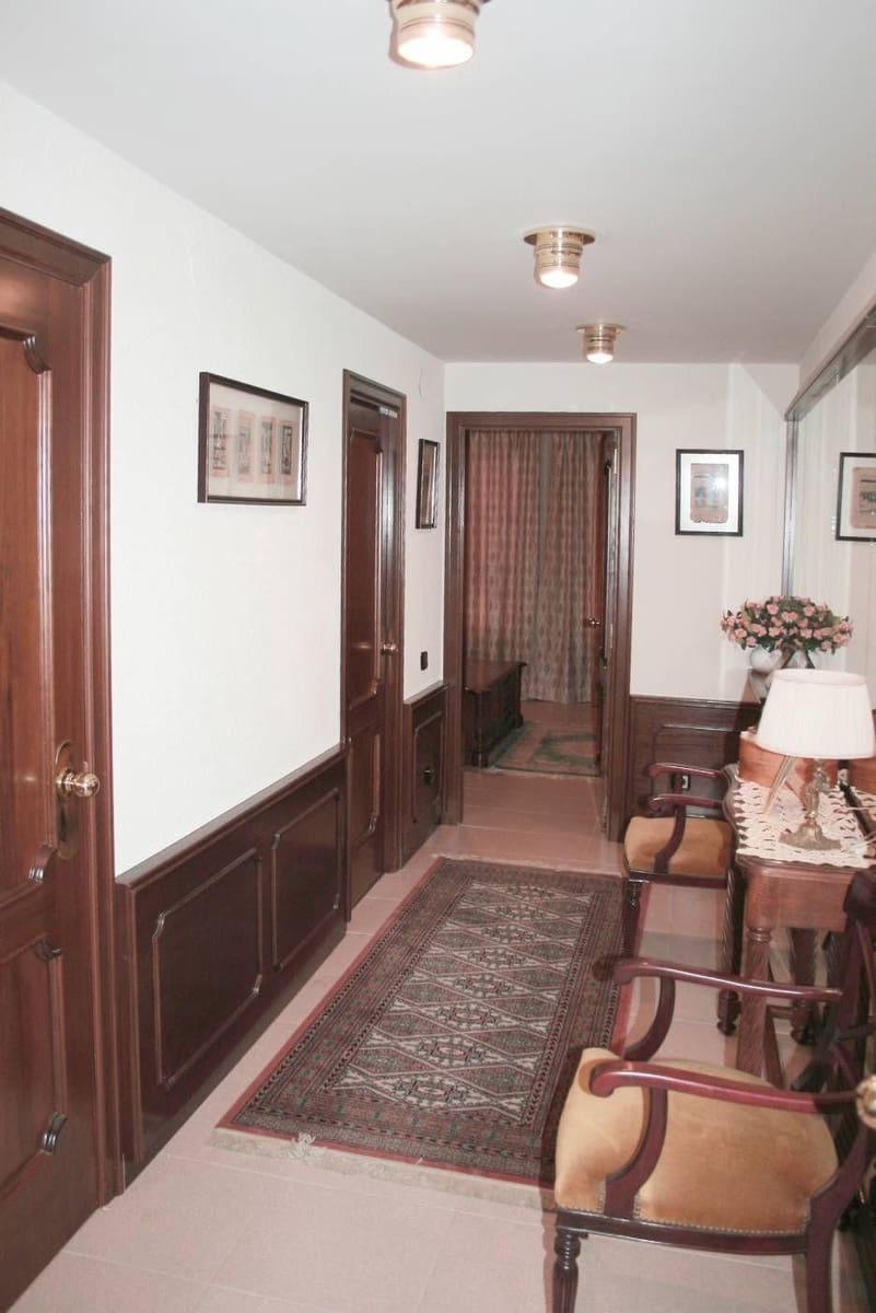 7 bedroom Villa for sale in La Portellada with garage - € 625,000 (Ref: 9488926)