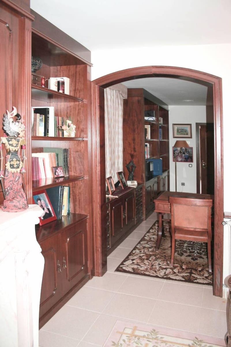 7 bedroom Villa for sale in La Portellada with garage - € 625,000 (Ref: 9488926)