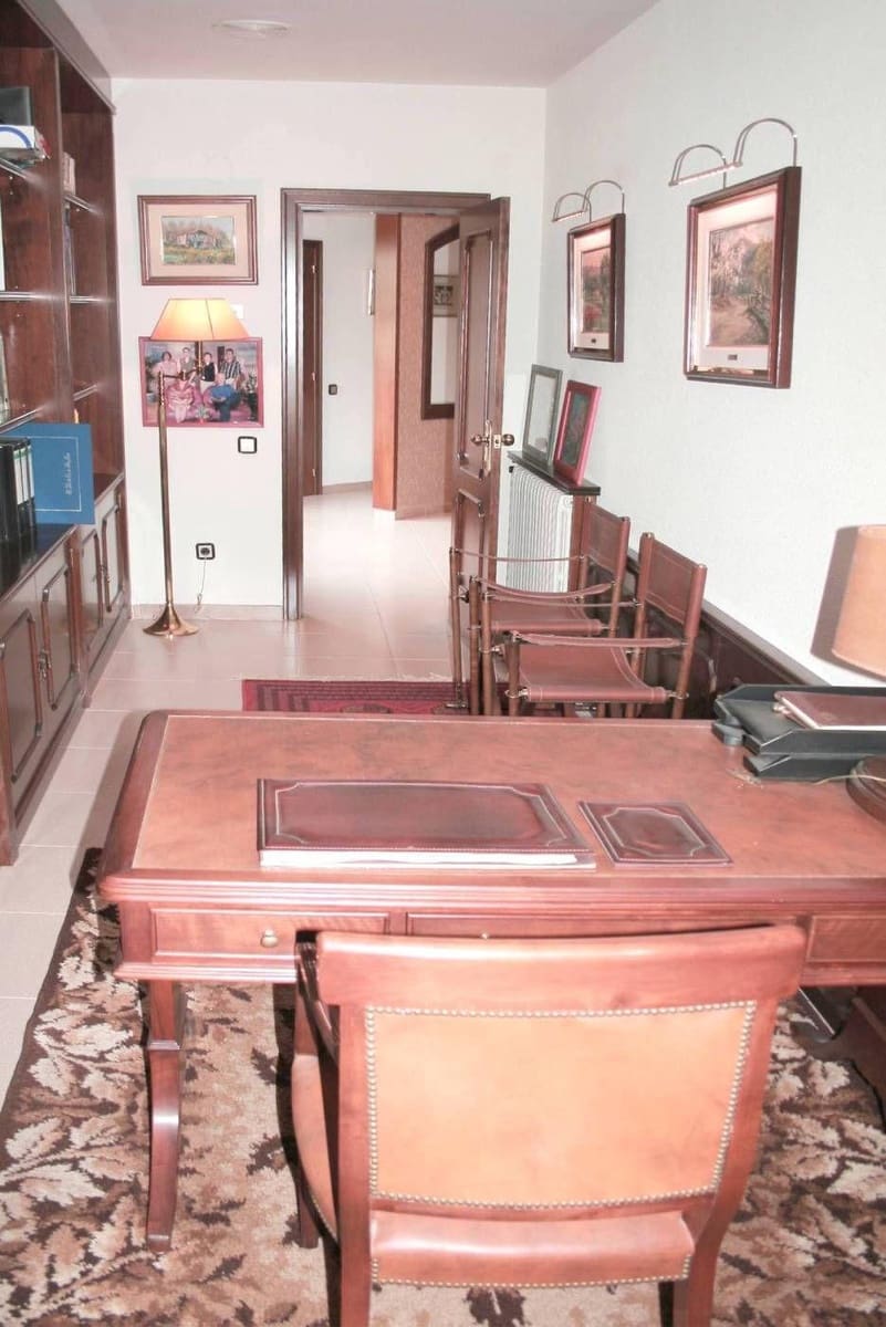 7 bedroom Villa for sale in La Portellada with garage - € 625,000 (Ref: 9488926)