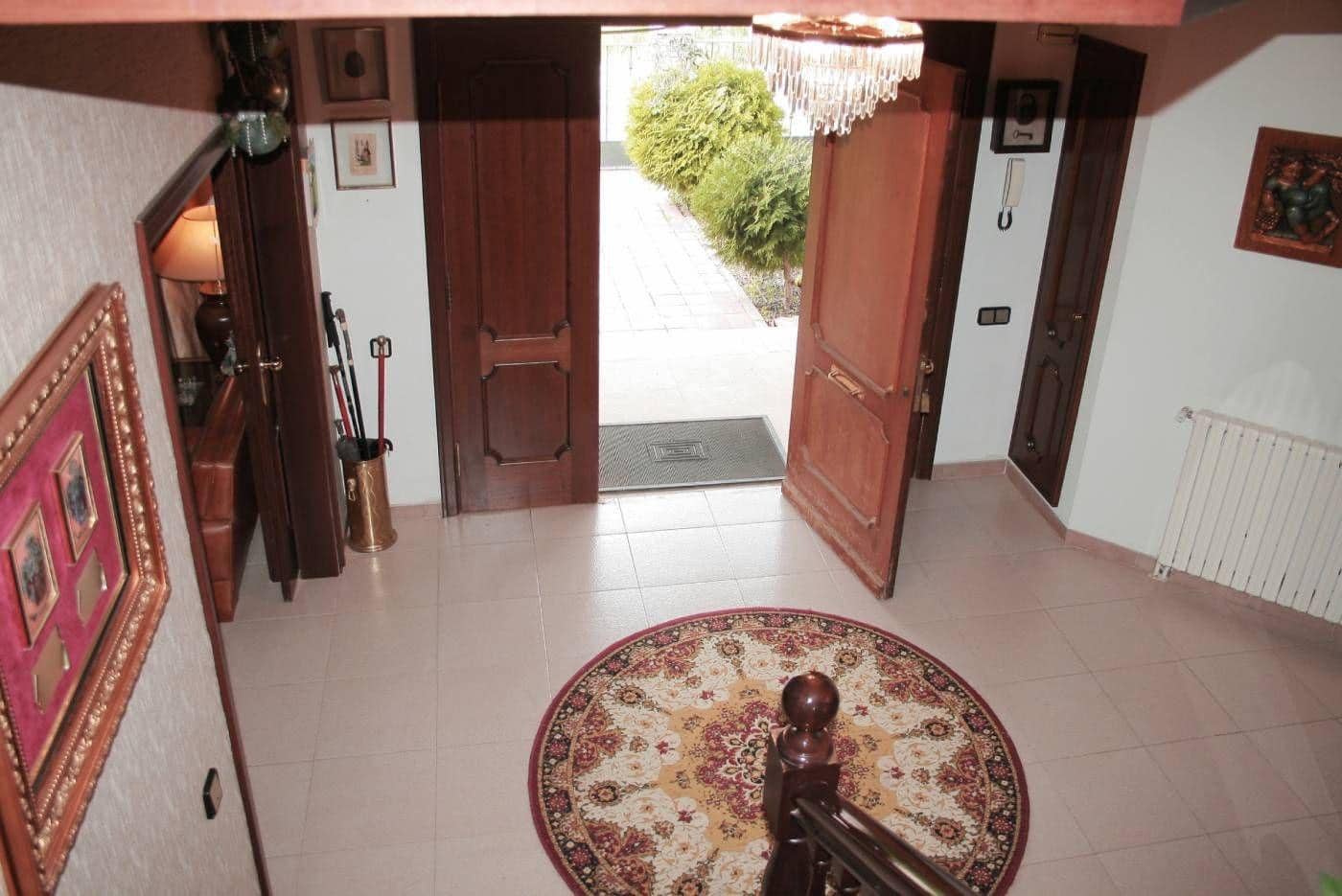 7 bedroom Villa for sale in La Portellada with garage - € 625,000 (Ref: 9488926)