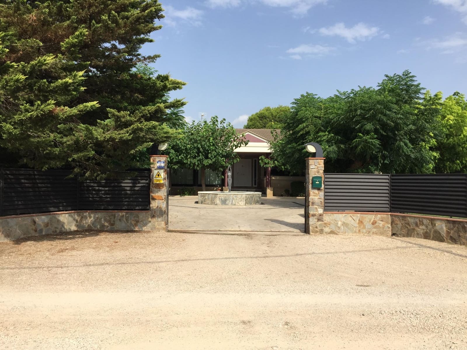 Chalet de 3 habitaciones en Roquetes en venta con piscina garaje - 465.000 € (Ref: 9488928)