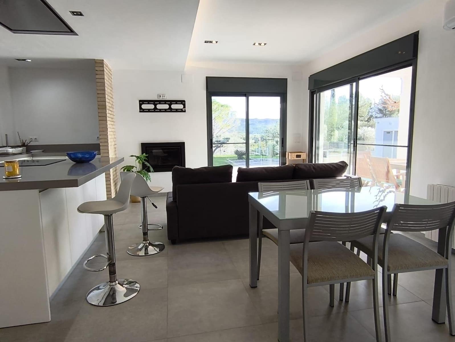 3 bedroom Villa for sale in Aldover with pool garage - € 240,000 (Ref: 9488930)