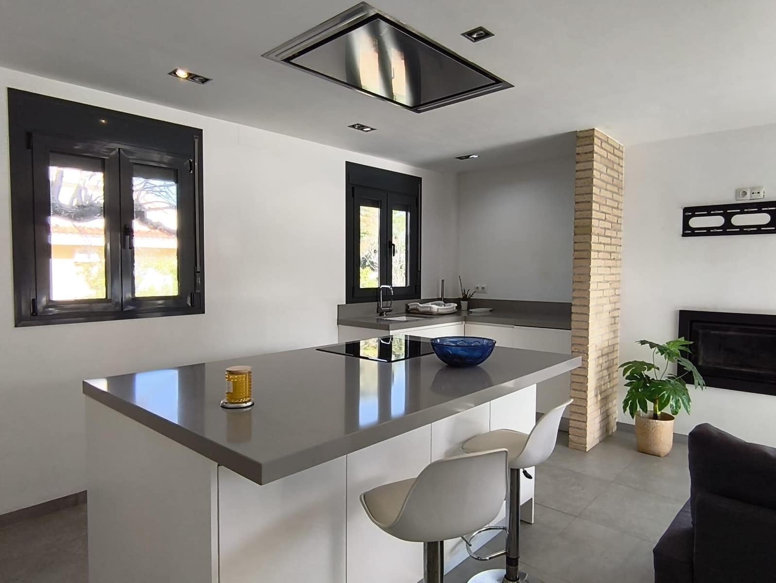 3 bedroom Villa for sale in Aldover with pool garage - € 240,000 (Ref: 9488930)