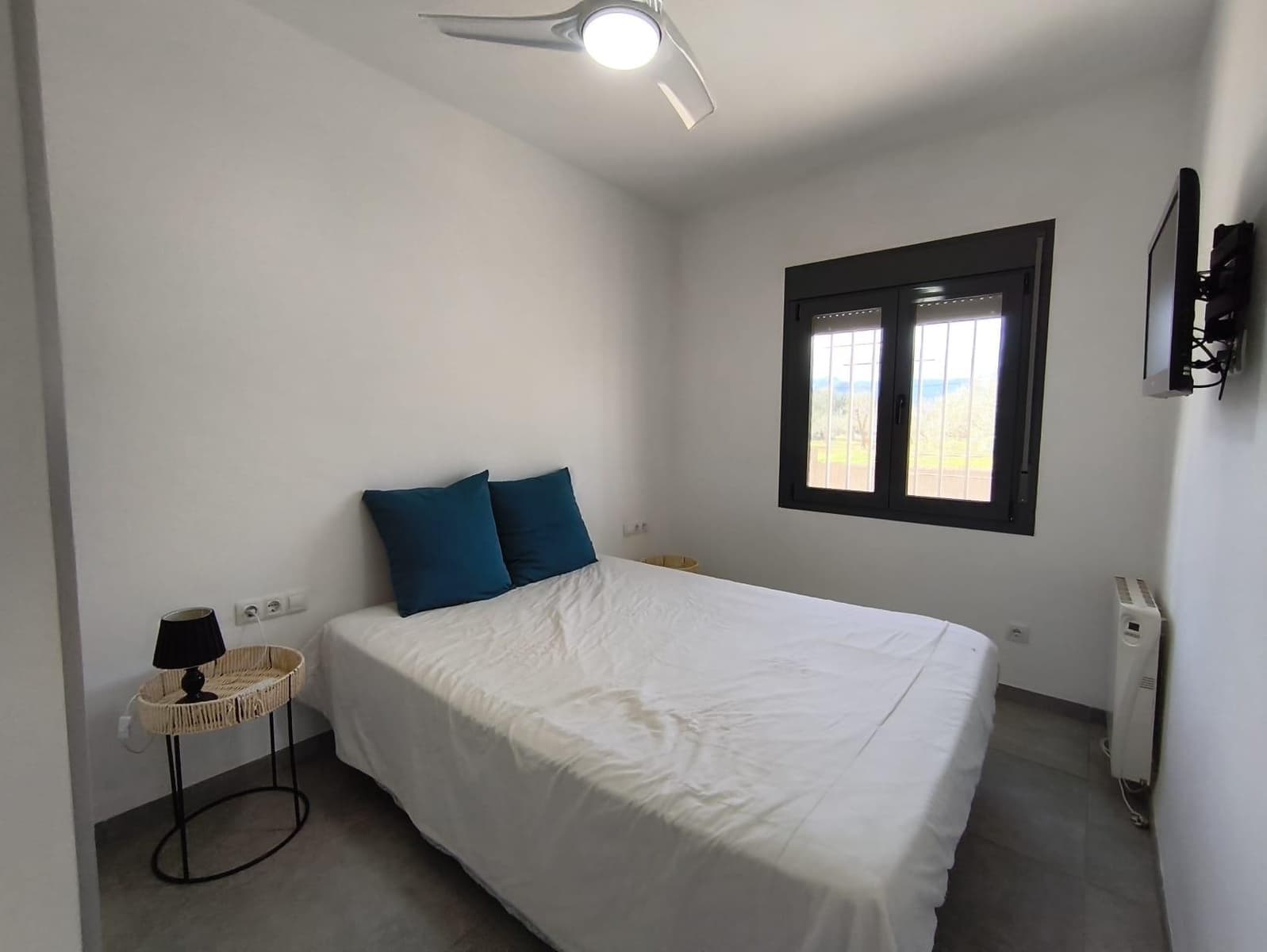 3 bedroom Villa for sale in Aldover with pool garage - € 240,000 (Ref: 9488930)