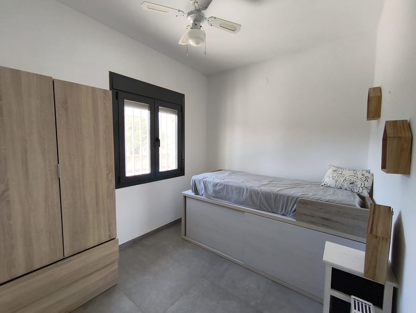 3 bedroom Villa for sale in Aldover with pool garage - € 240,000 (Ref: 9488930)