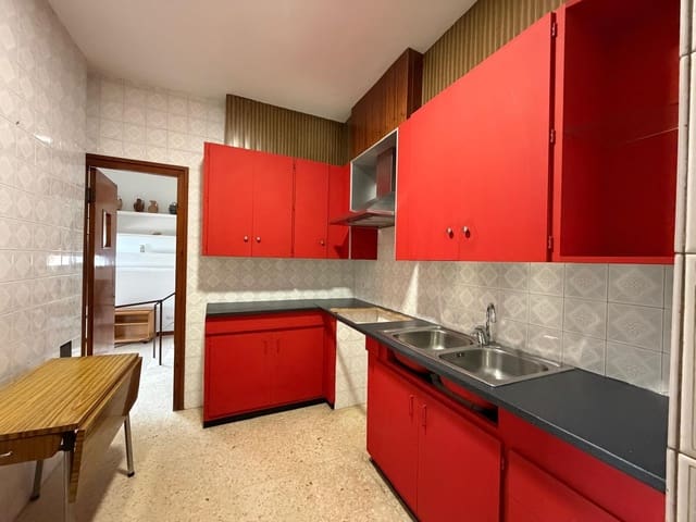 4 bedroom Townhouse for sale in L'Aldea with garage - € 160,000 (Ref: 9488932)