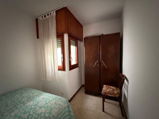 4 bedroom Townhouse for sale in L'Aldea with garage - € 160,000 (Ref: 9488932)