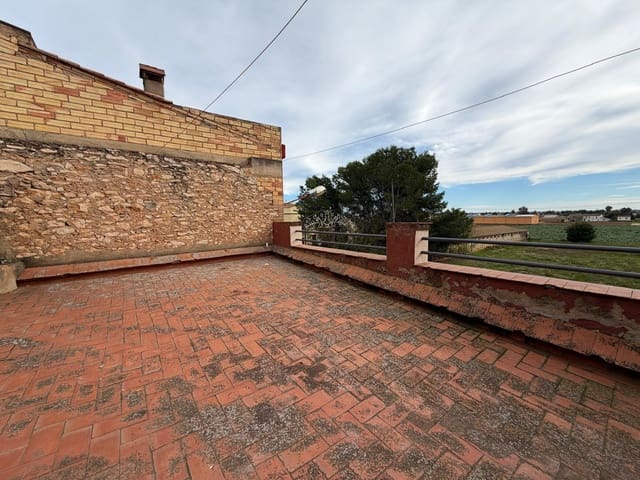 4 bedroom Townhouse for sale in L'Aldea with garage - € 160,000 (Ref: 9488932)