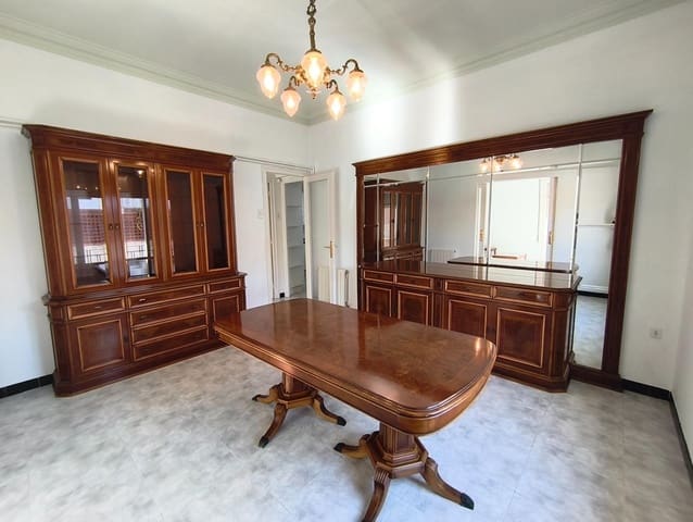 4 bedroom Flat for rent in Roquetes - € 690 (Ref: 9504552)