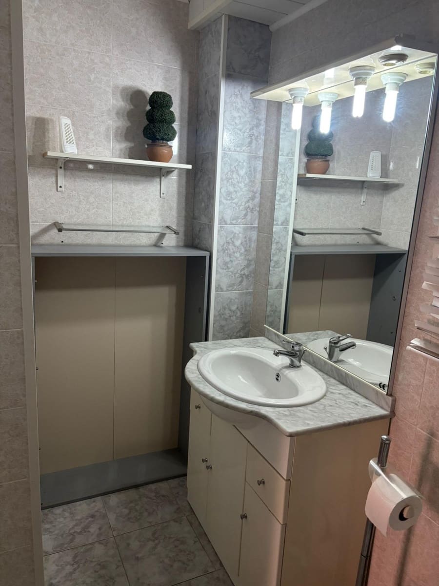 Maison de Ville de 2 chambres à louer à Bitem - 550 € (Ref: 9509237)