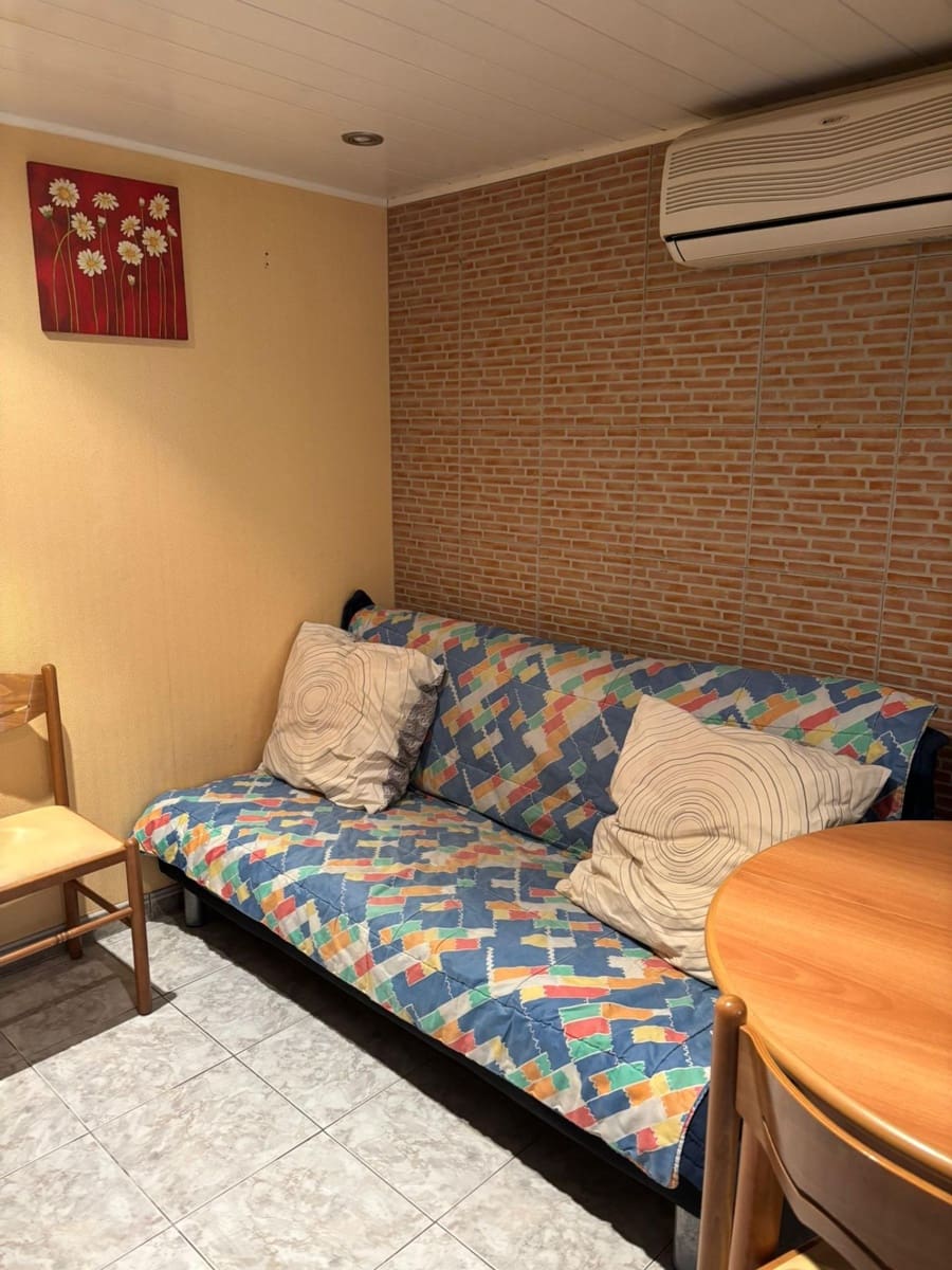 Maison de Ville de 2 chambres à louer à Bitem - 550 € (Ref: 9509237)