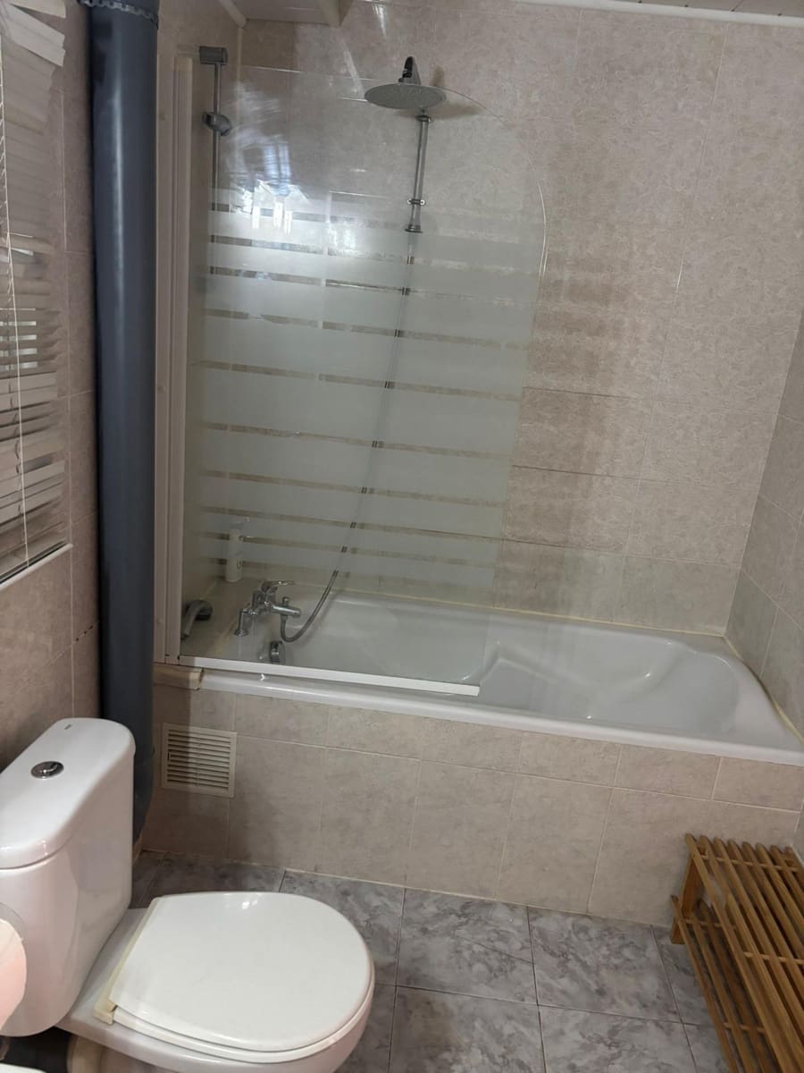 Maison de Ville de 2 chambres à louer à Bitem - 550 € (Ref: 9509237)