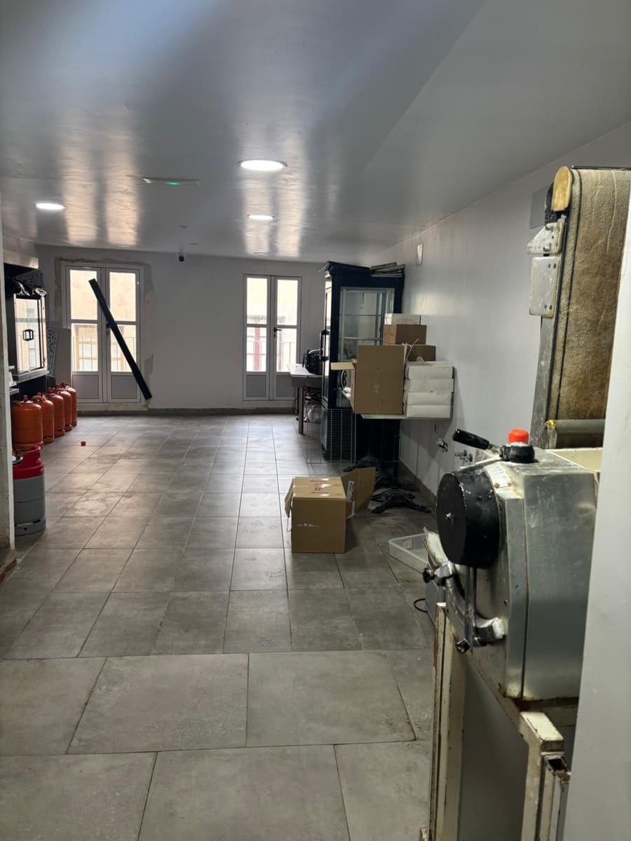 Företag till salu i Tortosa - 125 000 € (Ref: 9548446)