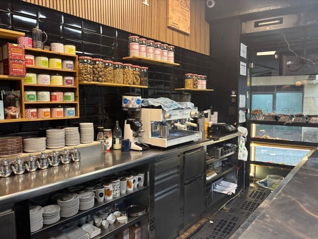 Företag till salu i Tortosa - 125 000 € (Ref: 9548446)