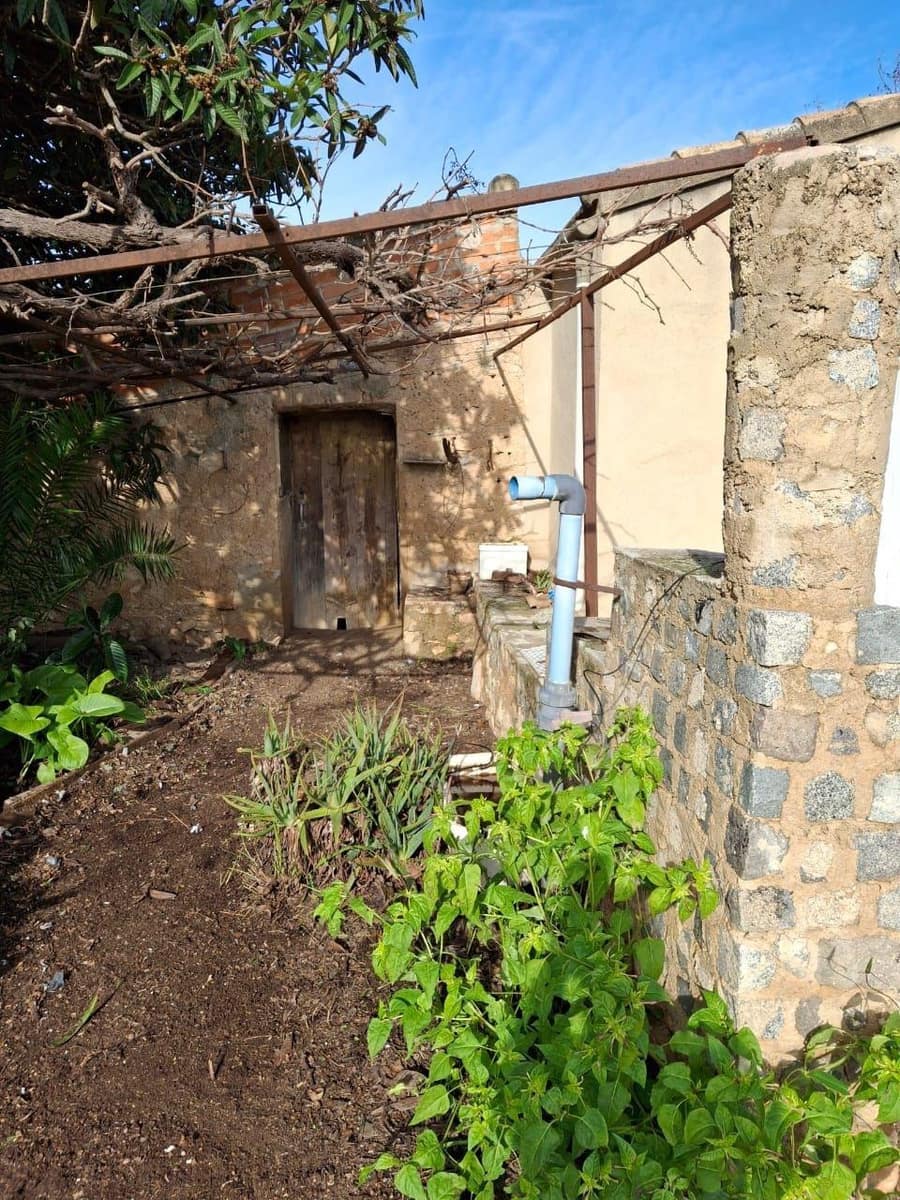 Grunde uden byggetilladelser til salg i Aldover - € 35.000 (Ref: 9565461)