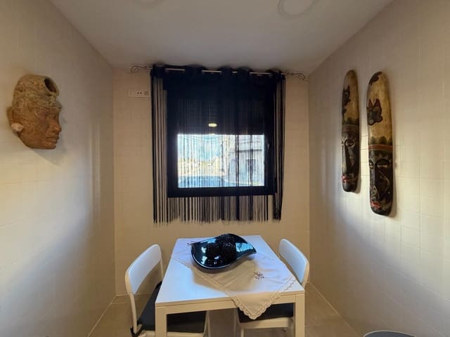 3 makuuhuone Huoneisto vuokrattavana paikassa L'Aldea - 550 € (Ref: 9571402)