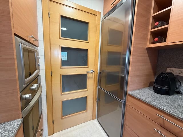 3 makuuhuone Huoneisto vuokrattavana paikassa L'Aldea - 550 € (Ref: 9571402)