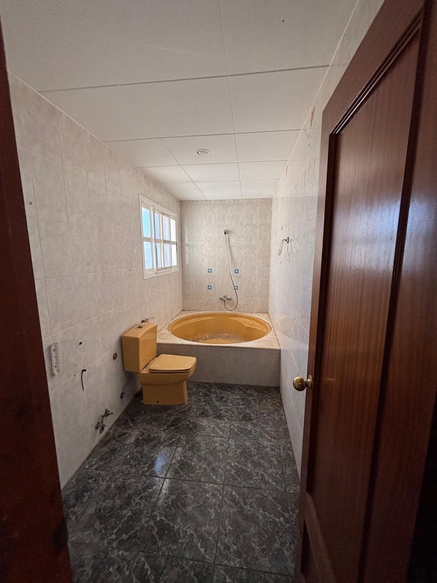 6 makuuhuone Huvila myytävänä paikassa Alcanar mukana uima-altaan - 415 000 € (Ref: 9634816)