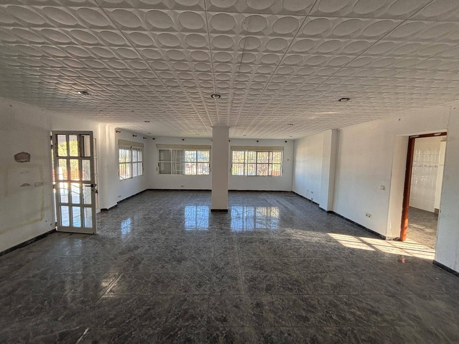 6 makuuhuone Huvila myytävänä paikassa Alcanar mukana uima-altaan - 415 000 € (Ref: 9634816)